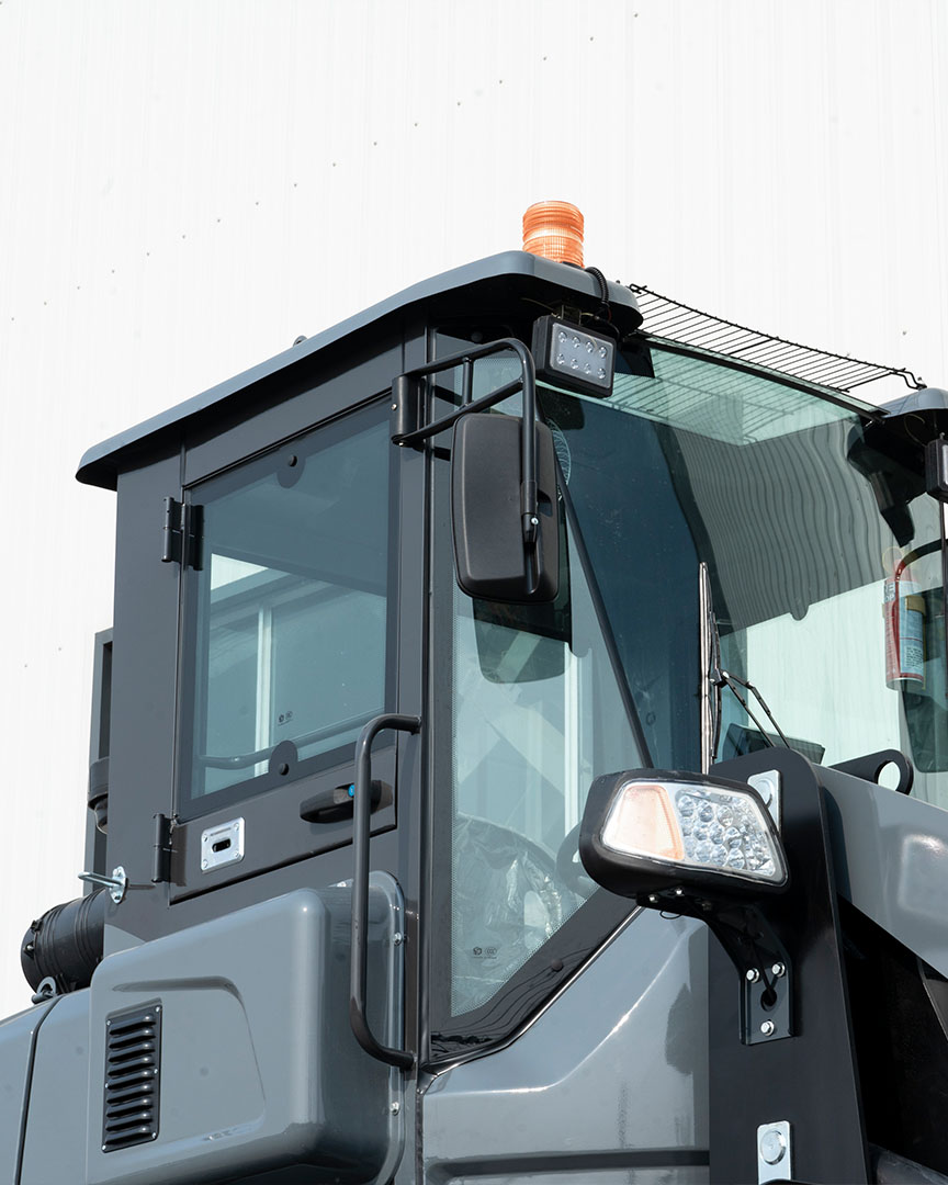 King Bull Loader 40. 4 Toneladas. Aire Acond. - Imagen 2
