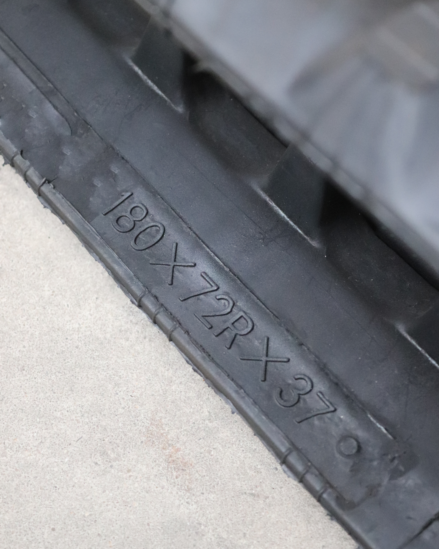 Orugas de Goma Compatibles con KB12 y Cargo T400 y T500 (2 unds) - Imagen 5